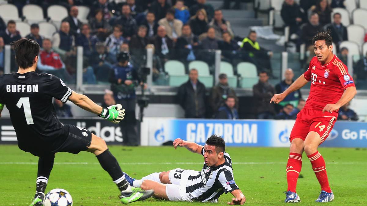 Mit dem Gewinn des Triples 2013 feiert Pizarro seinen größten Erfolg als Spieler. Im Champions-League-Finale kommt er zwar nicht zum Einsatz, mit einem Tor im Halbfinal-Rückspiel gegen Juventus hat er aber auch seinen Anteil am Erfolg