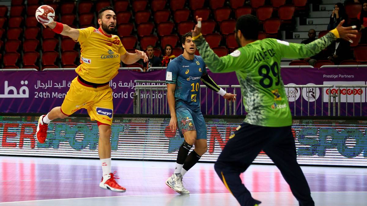 Jose Maria Rodriguez hebt für Spanien ab und trifft