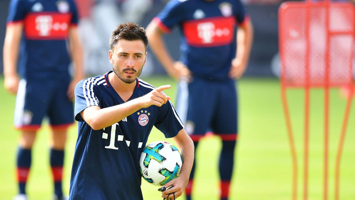 Auch Davide Ancelotti steht seinem Vater Carlo als Co-Trainer zur Seite