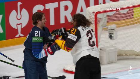 Beim WM-Kracher der deutschen Nationalmannschaft gegen die USA kochen die Gemüter bereits im ersten Drittel so richtig hoch. Es kommt fast zur Schlägerei...