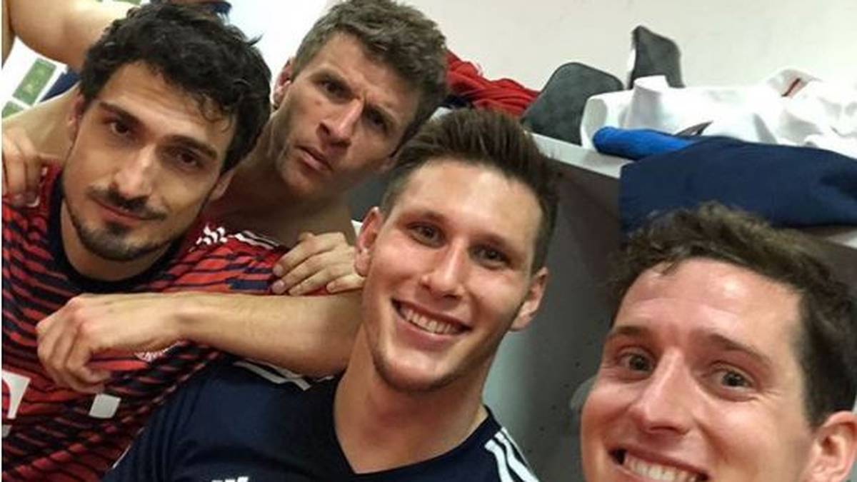 Logisch, dass die Feier in der Kabine dann kräftig weitergeht, ...