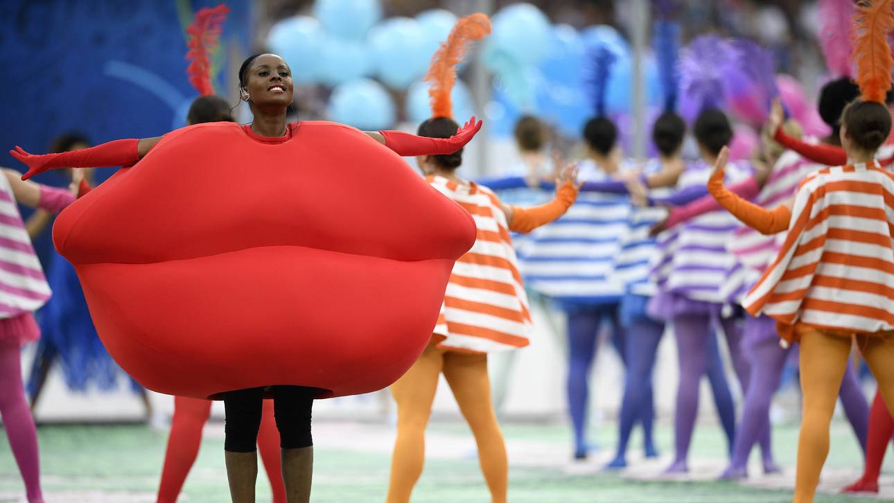 Farbenfroher Auftakt in Saint-Denis