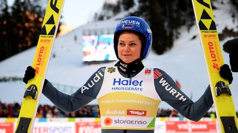 Olympiasiegerin Carina Vogt wünscht sich eine Vierschanzentournee für Frauen.