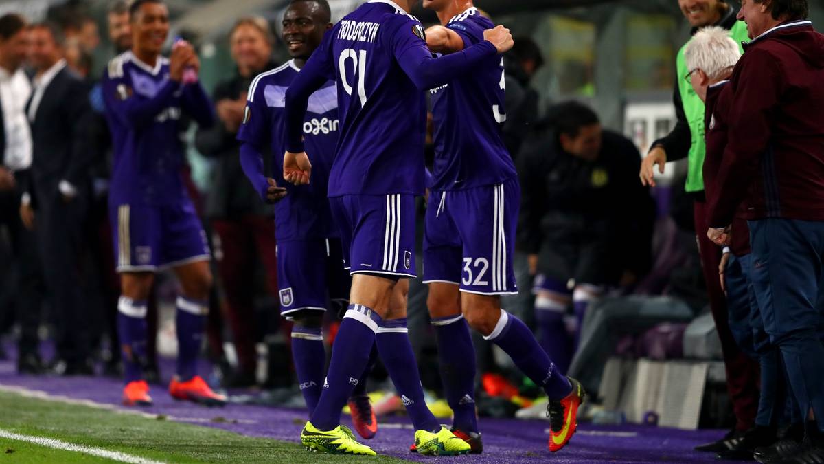 In der Schlussphase kommt es noch ganz dick: Teodorczyk erzielt in der 89. Minute das 4:1