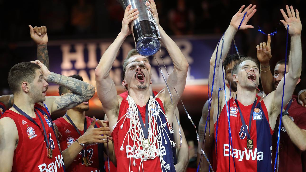 Meister Bayern lässt sich feiern