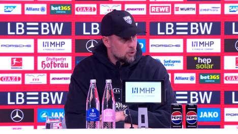 Chris Führich und Ermedin Demirovic sind bei ihrer Auswechslung trotz klarer Führung des VfB Stuttgart gegen den HSV nicht ganz glücklich. Trainer Sebastian Hoeneß klärt auf.