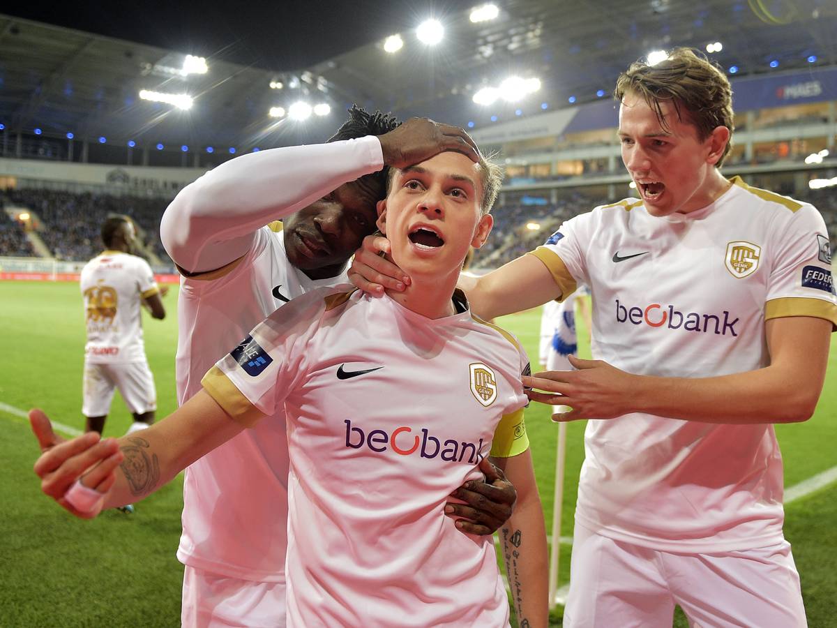 Krc Genk Ist Zum Vierten Mal Meister In Belgien Remis Gegen Anderlecht