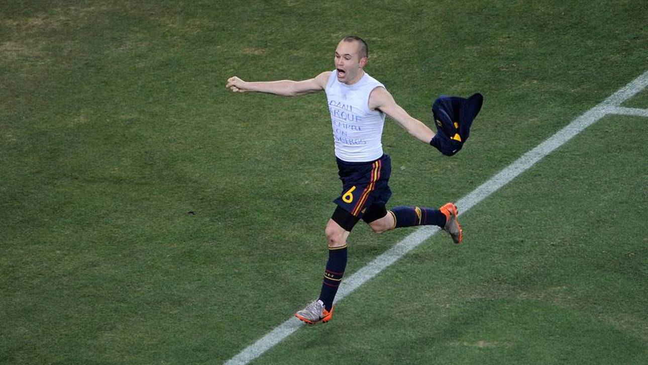 Andrés Iniesta jubelt mit einer Botschaft für seinen Freund Daniel Jarque  