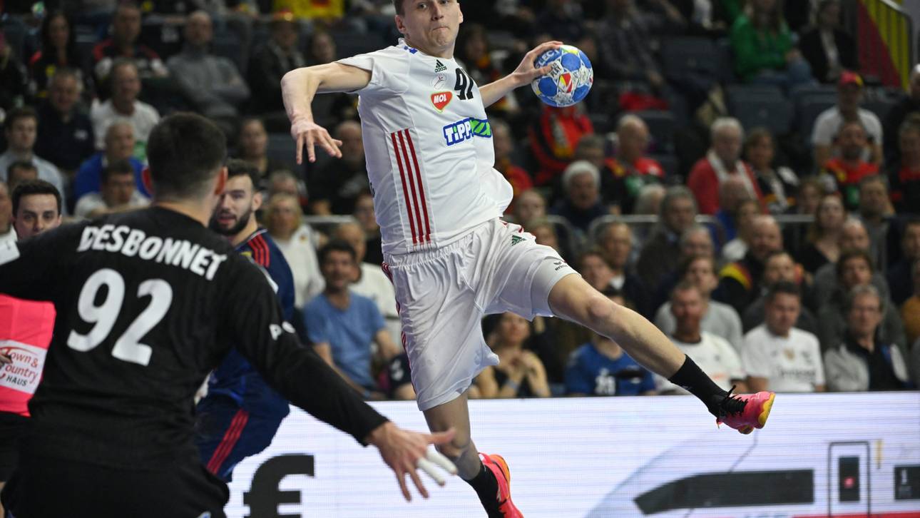 Kiel verpflichtet Rechtsaußen