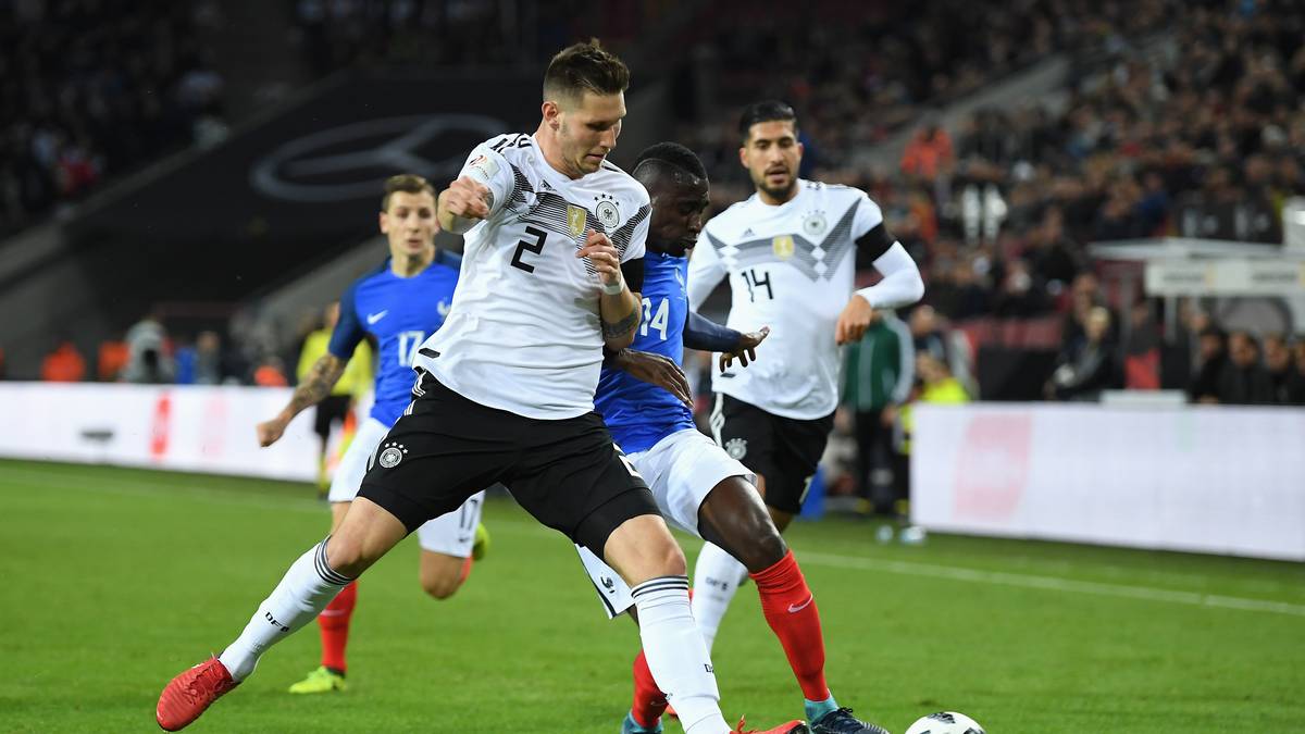 NIKLAS SÜLE: Begann sehr aufmerksam und stark in den Zweikämpfen. Rettete geschickt in Unterzahl gegen Martial und Mbappe (28.), wechselte mehrfach die Seite per langem Schlag auf Plattenhardt. Setzte beim 0:1 alles auf die Notgrätsche, wurde da von Martial böse vernascht. Insgesamt dennoch ordentlich. SPORT1-Note: 3,5