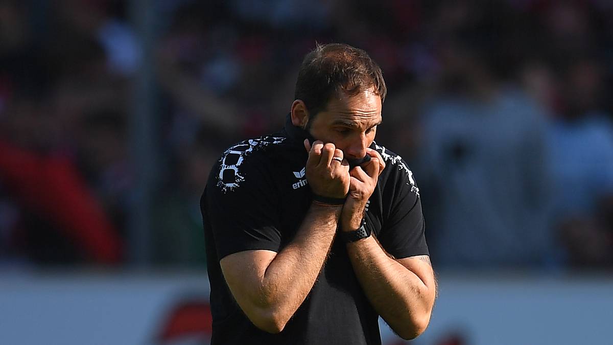 Ruthenbeck hat gerade der Spielerverlauf zuvor sichtlich mitgenommen. SPORT1 hat die Bilder des 32. Spieltags in der Bundesliga