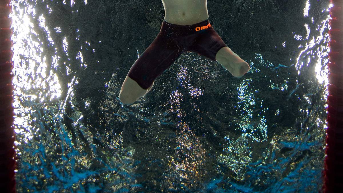 Mit seiner Medaille über 200 Meter Lagen steuert Brasiliens Talisson Glock seinen Beitrag zu den insgesamt 29 Bronzemedaillen des Gastgebers bei