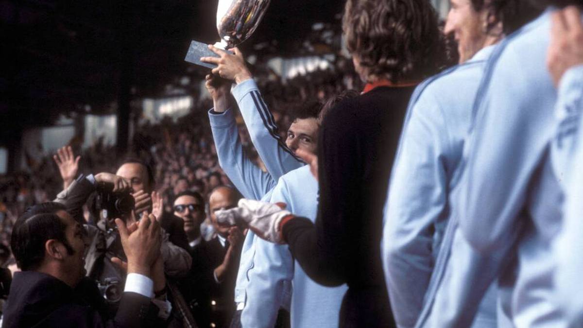 1972 trug sich die deutsche Nationalmannschaft erstmals in die Siegerliste der Europameisterschaft ein. Die goldene Generation stürmte in Belgien zum Triumph