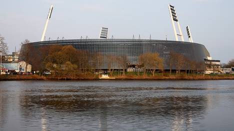 Die Partie gegen Augsburg im Weser-Stadion soll stattfinden