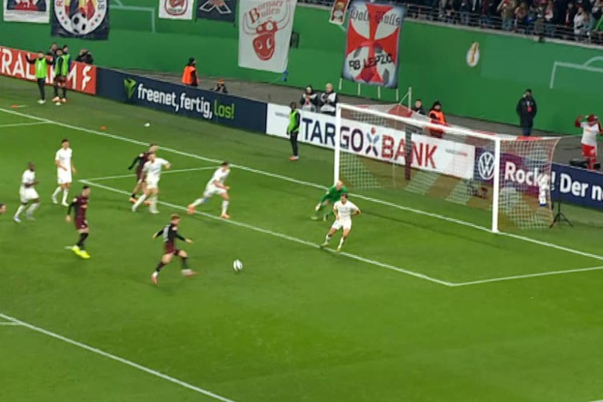 Chancenwucher! RB-Star verzweifelt an sich selbst