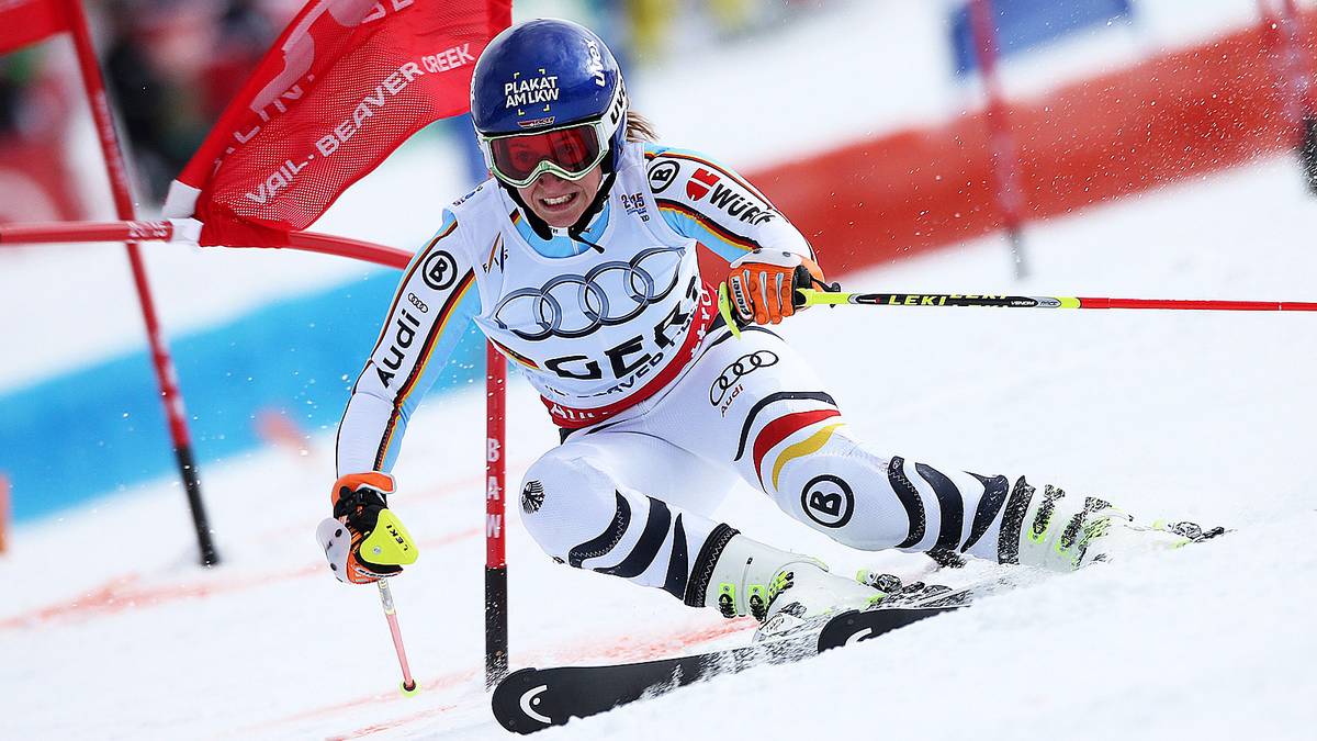 Doppelt bitter: Hronek verletzt sich zu allem Überfluss bei einem Sturz kurz vor der Zieleinfahrt. Sie wird zur Untersuchung mit Verdacht auf Kreuzbandriss im bereits 
einmal operierten linken Knie in die Klinik gebracht