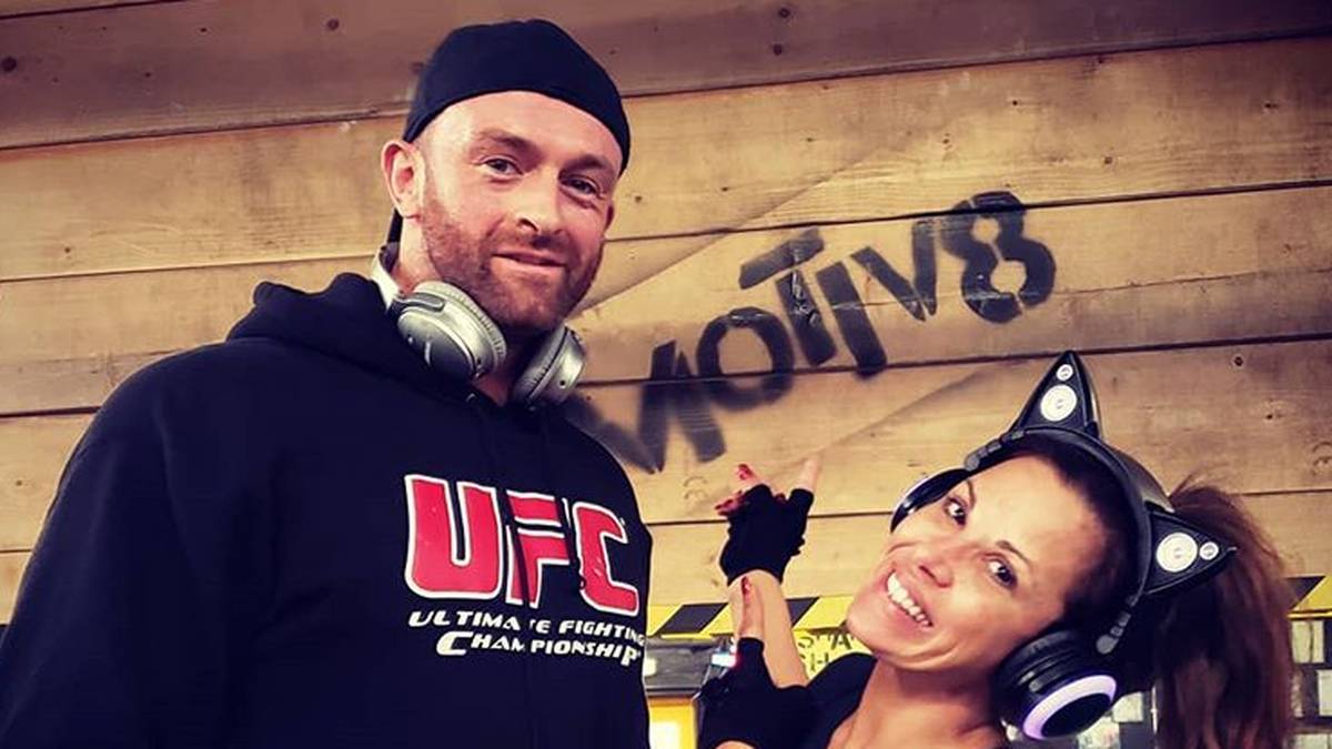 Den Ehemann von MICKIE JAMES kennen Wrestling-Fans, die über den Tellerrand schauen auch: Es ist der Brite NICK ALDIS, bei Impact einst bekannt als Brutus Magnus