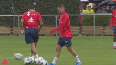 Wie Michael Cuisance in einem Interview verraten hat, wollte ihn der ehemalige Bayern-Trainer Pep Guardiola im Winter 2017 zu Manchester City holen.