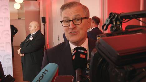 Auf dem DFL-Neujahrsempfang wurde Jan-Christian Dreesen - Vorstandsvorsitzender des FC Bayern München - zum Thema Playoffs befragt