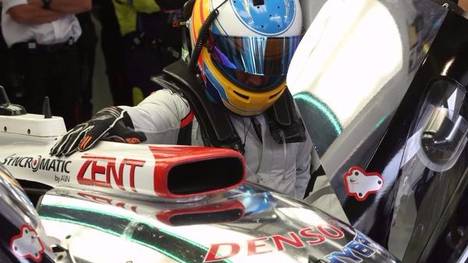 Sonntag in Bahrain: Fernando Alonso kletterte erstmals in den Toyota TS050