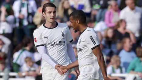 Nach sieben Jahren verlässt Rekordtransfer Alassane Pléa Borussia Mönchengladbach. Den Stürmer zieht es in die Niederlande.