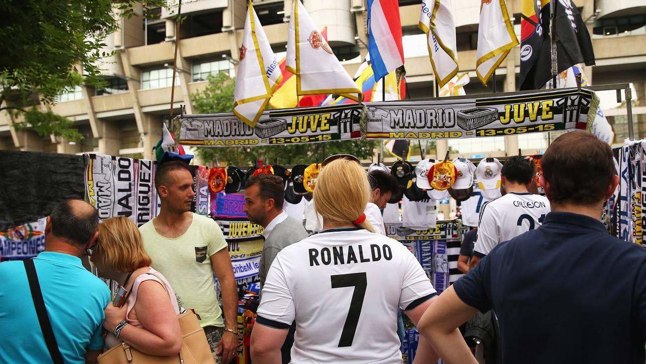 Polizei beschlagnahmt Fanartikel