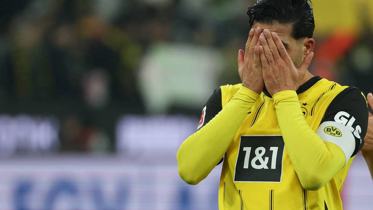 Emre Can schlägt seine Hände vors Gesicht