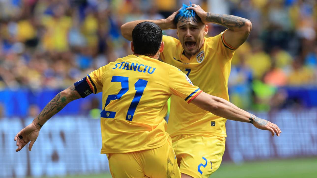 Die Rumänen bejubeln den 1:0-Führungstreffer