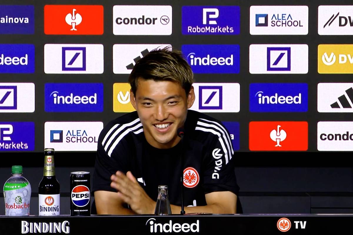Frankfurts Neuzugang Ritsu Doan spielte mit Mario Götze bereits in Eindhoven zusammen. Der Flügelflitzer verrät, wie ihn Götze zur Eintracht lockte.