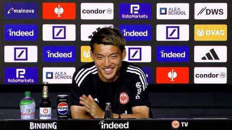 Frankfurts Neuzugang Ritsu Doan spielte mit Mario Götze bereits in Eindhoven zusammen. Der Flügelflitzer verrät, wie ihn Götze zur Eintracht lockte.