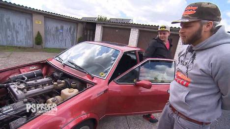 Christoph Thesen, alias „T-ZON“, braucht sein erstes eigenes Auto. Der selbständige Musiker und Entertainer aus Köln hat sich im Social Web einen Namen gemacht und dabei bereits über 500.000 Follower an Land gezogen. Der Wagen soll so sein, wie er selbst: jung, modern, sportlich und hip. Die Farbe: klassisch weiß oder schwarz. Das Budget liegt bei 12.500 Euro. Die PS Profis Jean Pierre und Sidney machen sich auf die Suche. Werden sie unter Alfa Romeo GTV, Audi TT und Co. einen geeigneten Kandidaten für den coolen Rapper finden?
