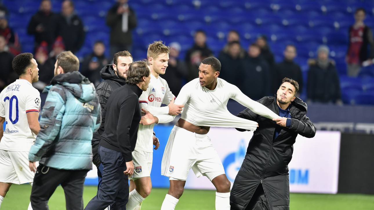 Lyon-Fans legen sich mit Spieler an