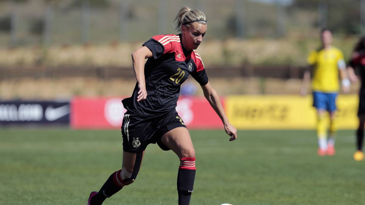 Lena Goeßling (Alter: 29, Verein: VfL Wolfsburg, Länderspiele: 71, Tore: 8)