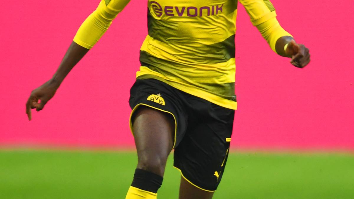 Dortmund kommt wenn überhaupt nur zu Entlastungsangriffen - wie hier mit Ousmane Dembele. Auf dem Franzosen liegt besonders der Fokus. Der FC Barcelona will ihn angeblich als Ersatz für den zu Paris Saint-Germain abgewanderten Superstar Neymar verpflichten