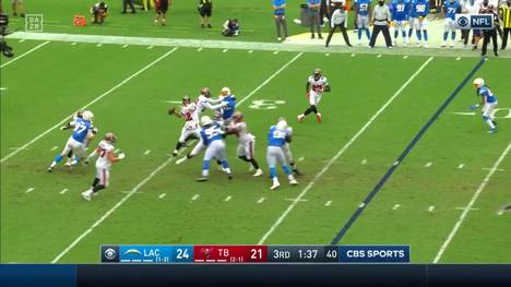 Superstar Tom Brady hat die Tampa Bay Buccaneers mit einer famosen Aufholjagd zum dritten Saisonsieg in der NFL geführt.