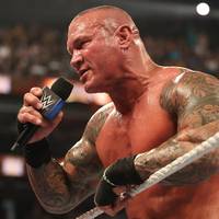 Randy Orton zieht bei WWE SmackDown ins Halbfinale des King-of-the-Ring-Turniers ein. Es sieht nach einem Finale gegen einen deutschsprachigen Shootingstar aus.