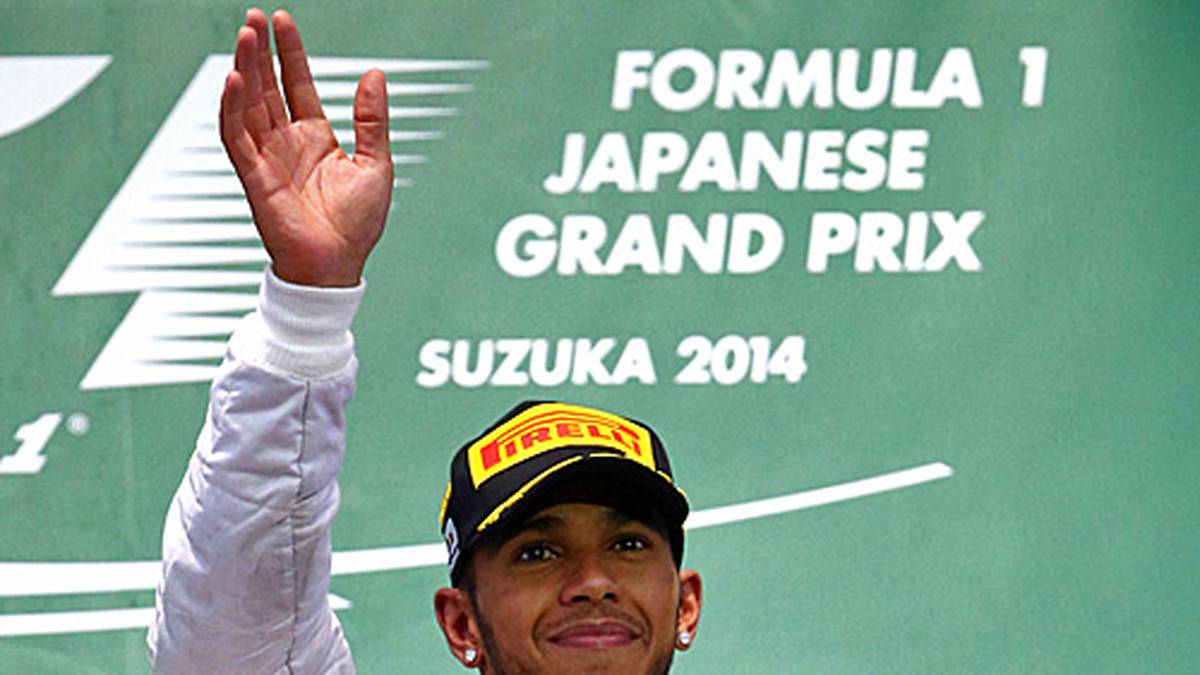 Auch in Suzuka siegt Hamilton. Nico Rosberg kann trotz seiner Pole Position Hamiltons dritten Sieg in Folge nicht verhindern und liegt zu diesem Zeitpunkt vier Rennen vor Schluss zehn Punkte hinter dem Briten.  Das Rennen selbst wird jedoch vom schlimmen Unfall des Franzosen Jules Bianchi überschattet. "Ich bin in Gedanken bei Jules, ich wünsche ihm das Beste", sagt Rosberg noch auf dem Siegerpodest. Erstmals rückt der heiße Zweikampf um die WM-Spitze wegen der dragischen Umstände in den Hintergrund