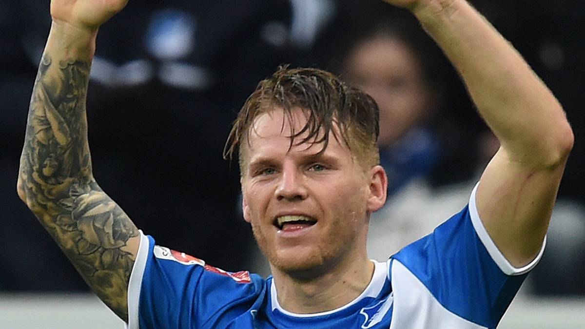 Etwas mystischer geht es bei Hoffenheims Eugen Polanski zu. Er mag nach eigener Aussage biblische Motive gemischt mit familären Erinnerungen