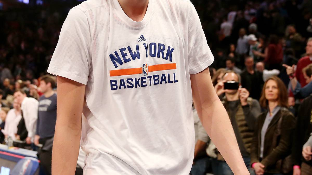 KRISTAPS PORZINGIS - Lettland: Mit 2,21 Metern ist der Power Forward der größte Spieler der EM gemeinsam mit Boban Marjanovic von Serbien. Der Profi der New York Knicks ist der unumstrittene Anführer im Kader der Letten trotz seiner erst 22 Jahre