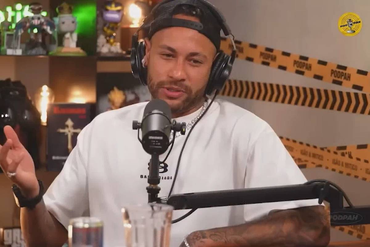 In einem Podcast verrät Neymar Jr., dass er vor einem Wechsel zum FC Barcelona ebenfalls ein lukratives Angebot von Real Madrid auf dem Tischen liegen hatte.