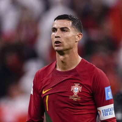 Hinter Cristiano Ronaldos fußballerischen Zukunft steht ein großes Fragezeichen. Jetzt dementiert der Portugiese Wechselgerüchte zum saudi-arabischen Topklub Al Nassr.