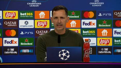 Dino Toppmöller spricht auf der Pressekonferenz nach der Champions League Niederlage gegen Liverpool über die Fehler seiner Mannschaft und stellt seine Erwartungen klar.