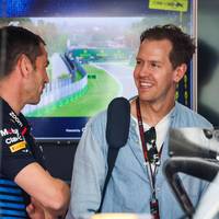 Sebastian Vettel ist in Imola auf zwei Missionen unterwegs: Senna gedenken und Verstappen abpassen - auch wegen eines Autogramms.