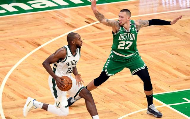Nba Nur Theis Feiert Zum Auftakt
