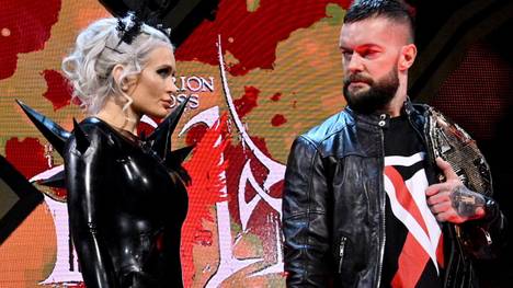 Finn Balor ist zurück bei WWE NXT, Karrion Kross (nicht im Bild) mit Freundin Scarlett ebenso