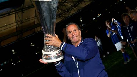 Huub Stevens gewann mit Schalke 04 1997 den UEFA-Pokal
