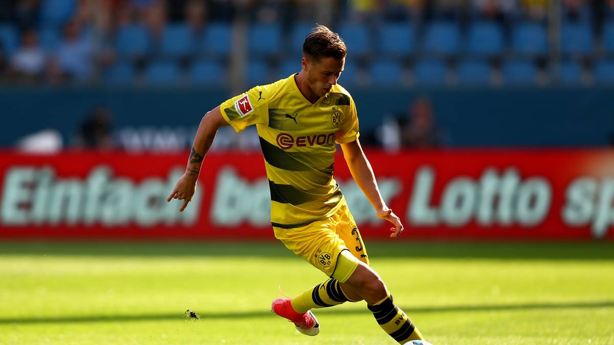 ABGÄNGE: Andrej Jarmolenko (West Ham/20 Millionen), Nuri Sahin (Werder Bremen/1 Million), Sokratis (FC Arsenal/16 Millionen), Mikel Merino (Newcastle/7 Millionen), Gonzalo Castro (VfB Stuttgart/5 Millionen), Andre Schürrle (FC Fulham/Leihgebühr 400.000), Dominik Reimann (Holstein Kiel/ablösefrei), Erik Durm (Huddersfield Town/ablösefrei), Felix Passlack (Norwich City/Leihe), Roman Weidenfeller (Karriereende), Michy Batshuayi (FC Chelsea/Leih-Ende)