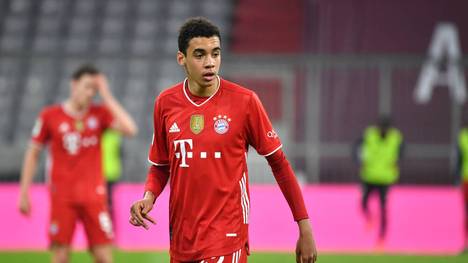 Bayerns Youngster Jamal Musiala ist endgültig in der Bundesliga angekommen. Nur seine Kopfballfähigkeiten nehmen seine Teamollegen noch nicht ganz ernst.