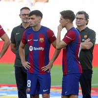 Während des Siegs des FC Barcelona gegen Sevilla gerät Juwel Gavi mit Robert Lewandowski lautstark aneinander. Eine Aktion des früheren Bayern-Stars ist ausschlaggebend.  