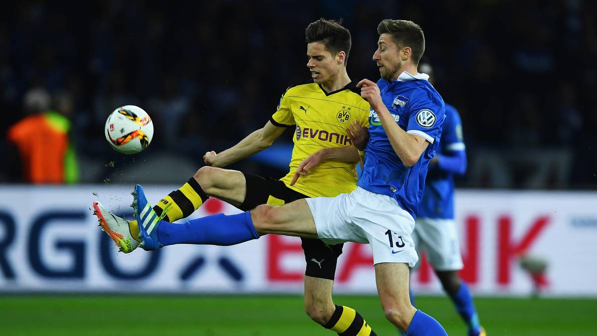 JULIAN WEIGL: Der vermutlich coolste 20-jährige der Welt. Hielt hinten den Laden zusammen und blieb in jeder Spielphase souverän und ruhig. SPORT1-Note: 2
